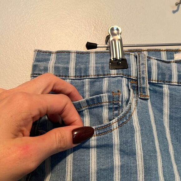 Pacsun Women's Striped The Shortie Denim Short - Picture 2 of 8